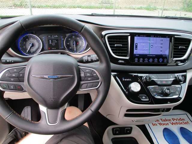 Chrysler Pacifica 2017 photo 29